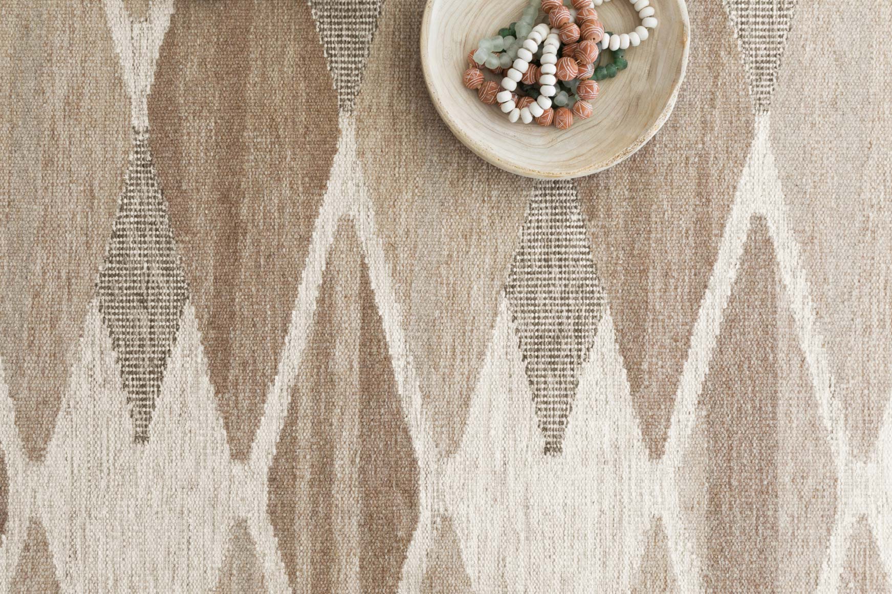 Evelina Area Rug Taupe / Bark