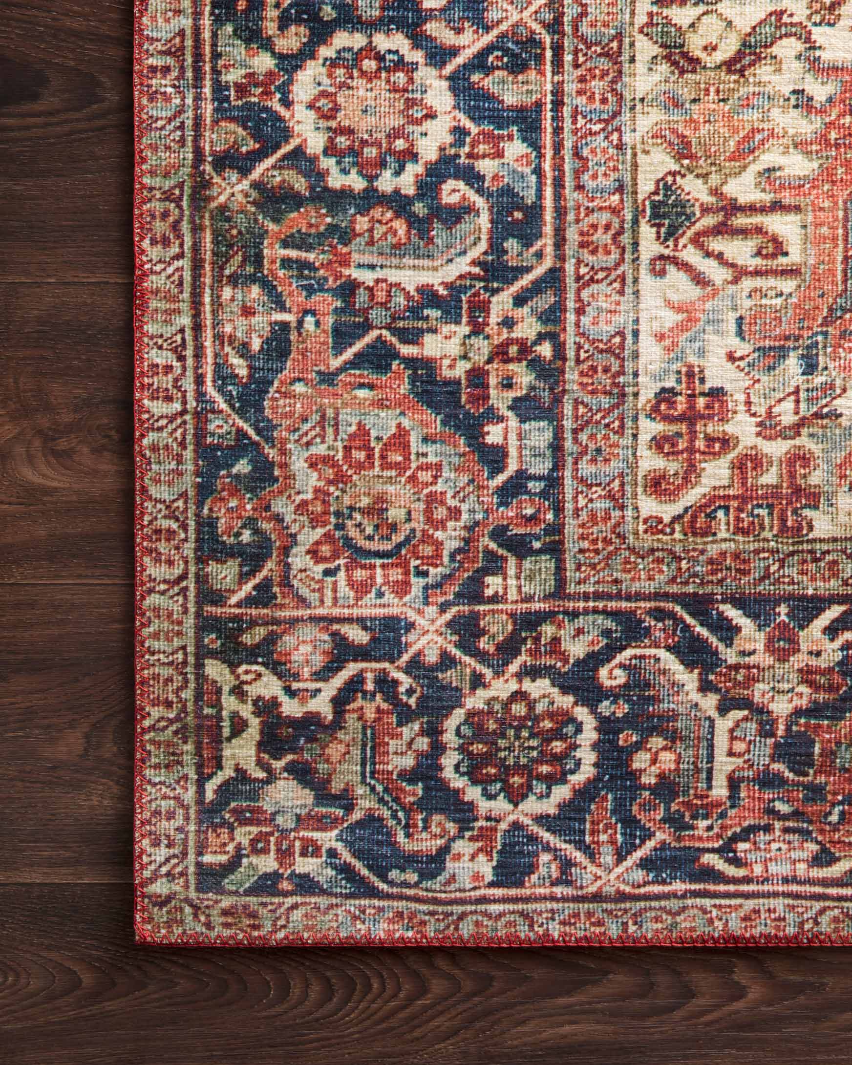 Layla Area Rug Red / Navy