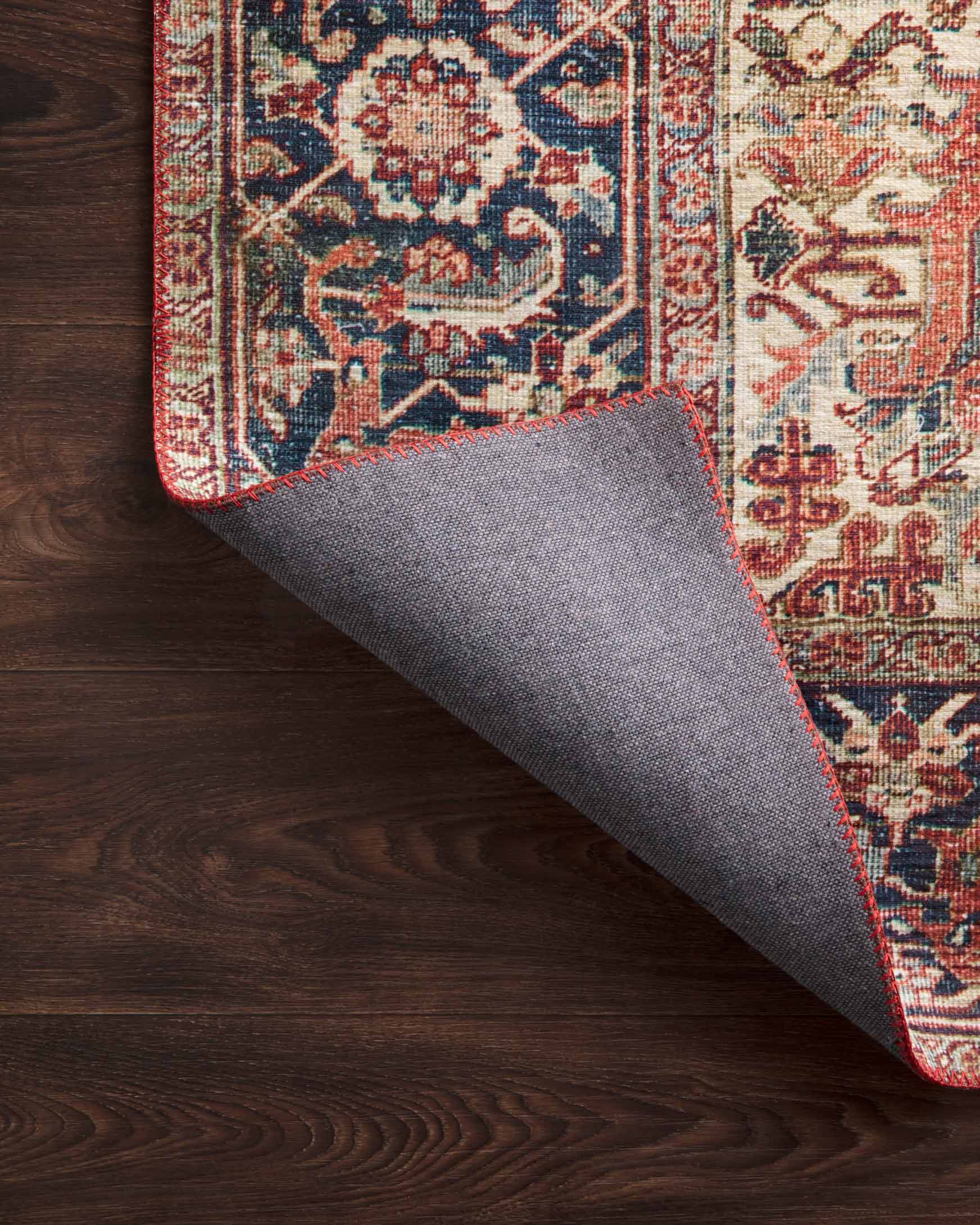 Layla Area Rug Red / Navy